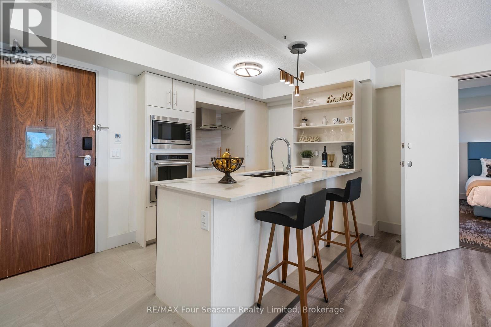4407-4409 - 9 Harbour Street E, Collingwood, Ontario  L9Y 5B5 - Photo 2 - S12059667