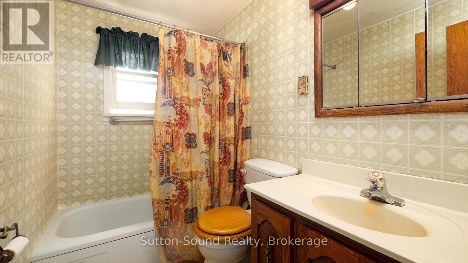 43 Bartley Drive, Northern Bruce Peninsula, Ontario  N0H 1Z0 - Photo 14 - X12059500