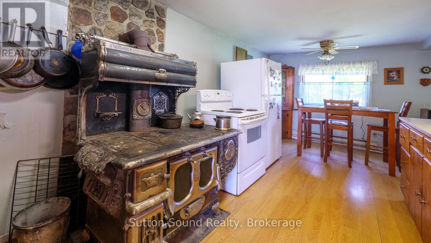 43 Bartley Drive, Northern Bruce Peninsula, Ontario  N0H 1Z0 - Photo 6 - X12059500