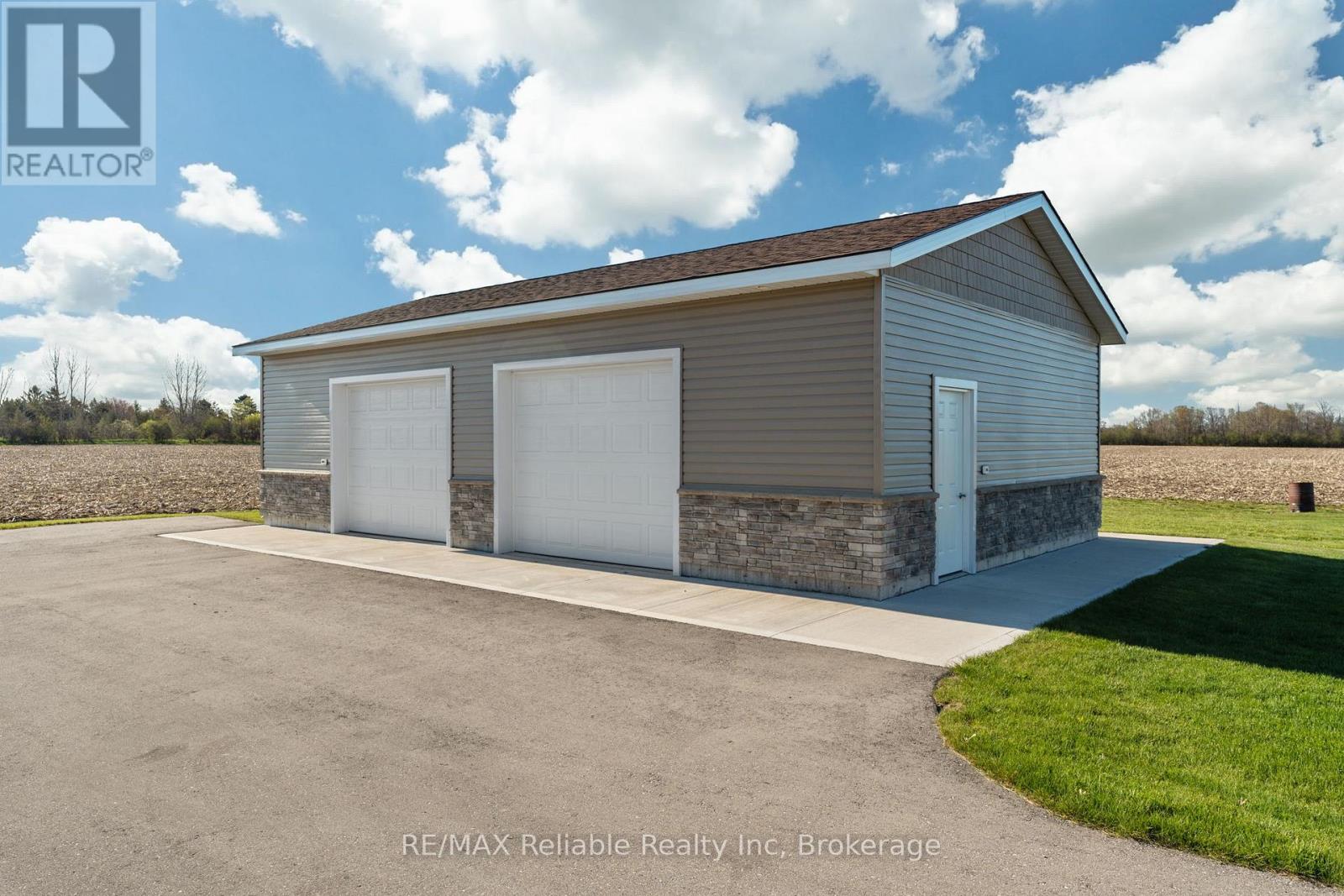 33859 Golf Course Road, Ashfield-Colborne-Wawanosh, Ontario  N7A 3Y3 - Photo 3 - X12059584