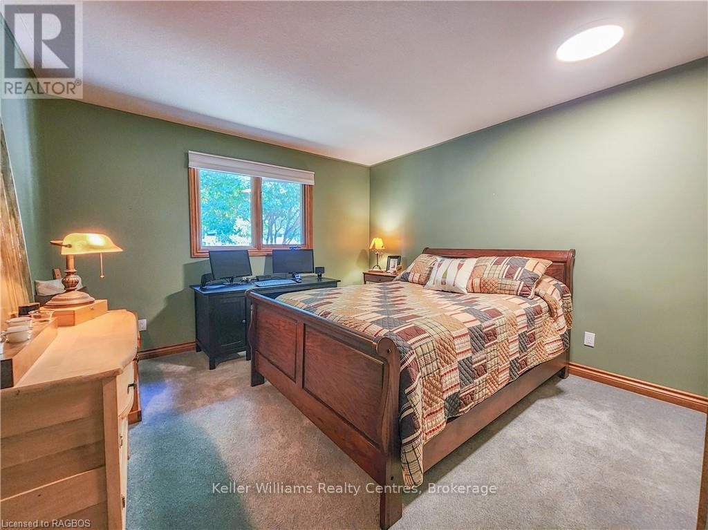 9 Kathleen Avenue, South Bruce Peninsula, Ontario  N0H 2T0 - Photo 39 - X12060038