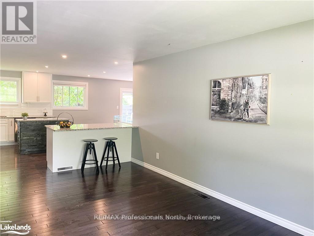 27 Meadow Park Drive, Huntsville, Ontario  P1H 1G2 - Photo 6 - X12060180