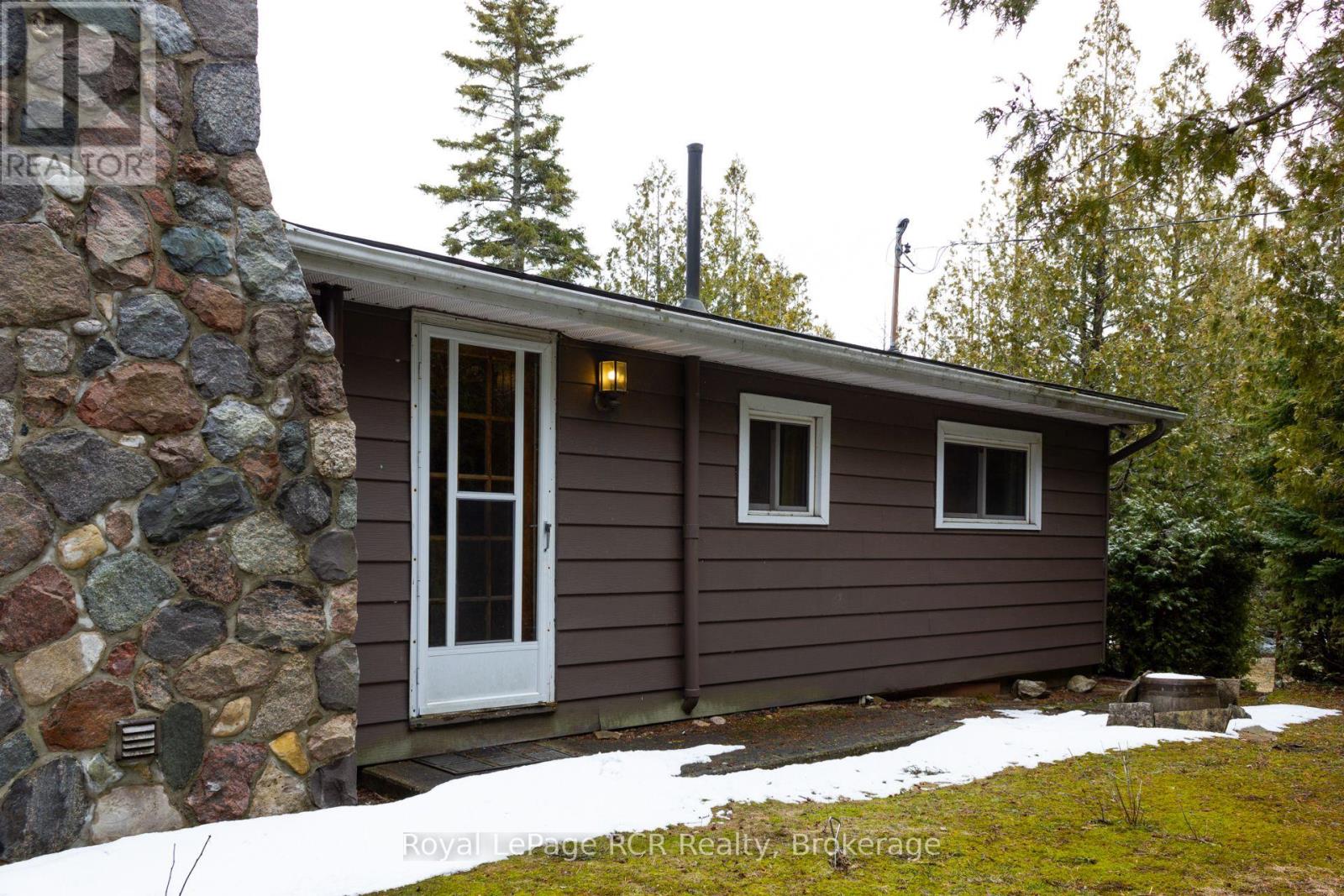594 Warner Bay Road, Northern Bruce Peninsula, Ontario  N0H 2R0 - Photo 2 - X12060903
