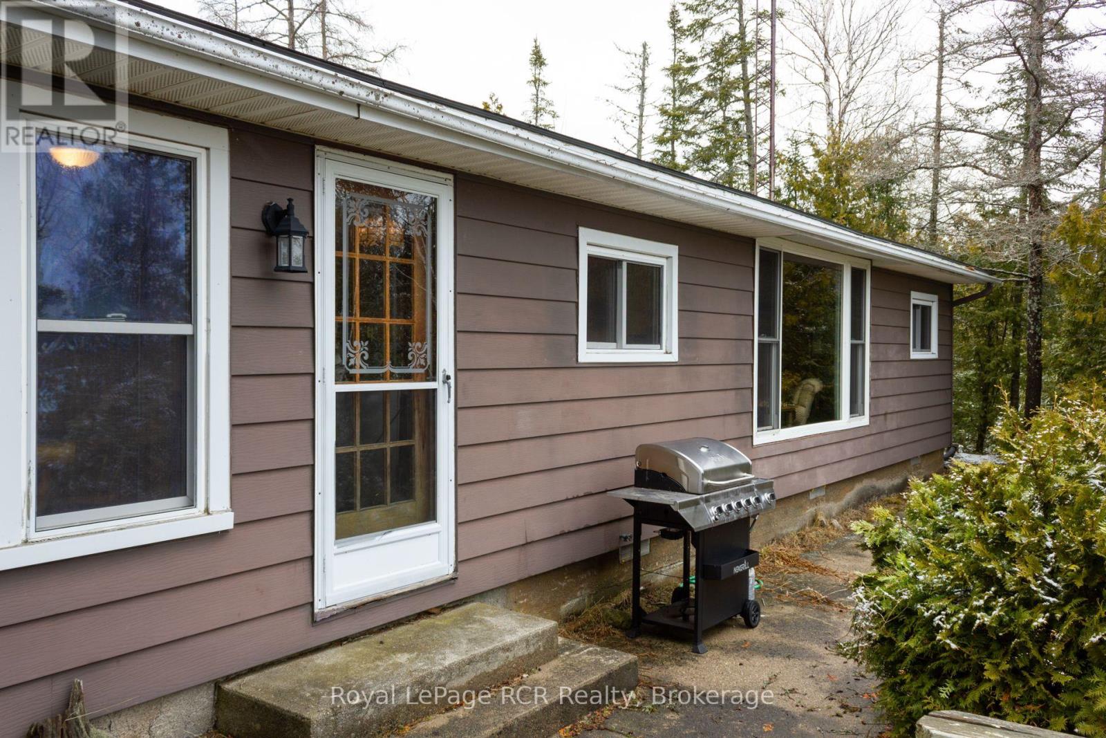 594 Warner Bay Road, Northern Bruce Peninsula, Ontario  N0H 2R0 - Photo 8 - X12060903