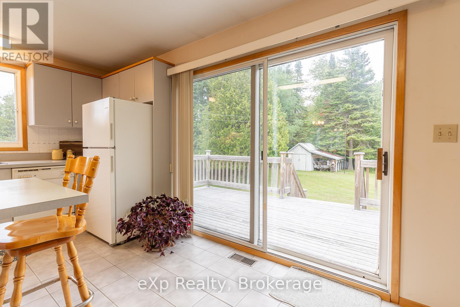27 Bell Drive, Northern Bruce Peninsula, Ontario  N0H 1X0 - Photo 13 - X12061396