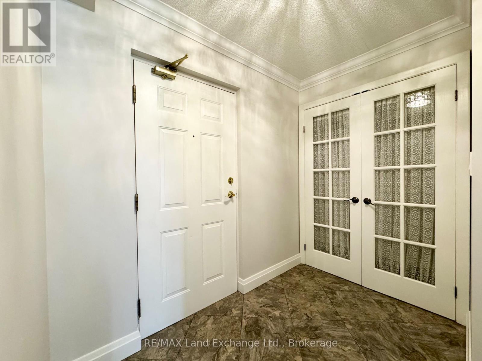 101 - 101-536 11th Avenue, Hanover, Ontario  N4N 2S4 - Photo 3 - X12062103