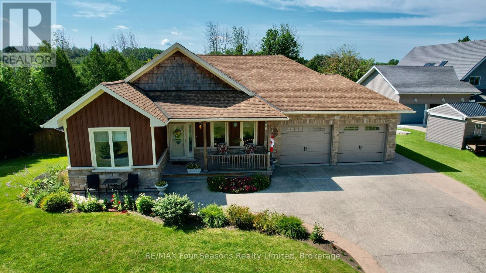 229 S Rankin Street, Saugeen Shores, Ontario  N0H 2L0 - Photo 9 - X12062589