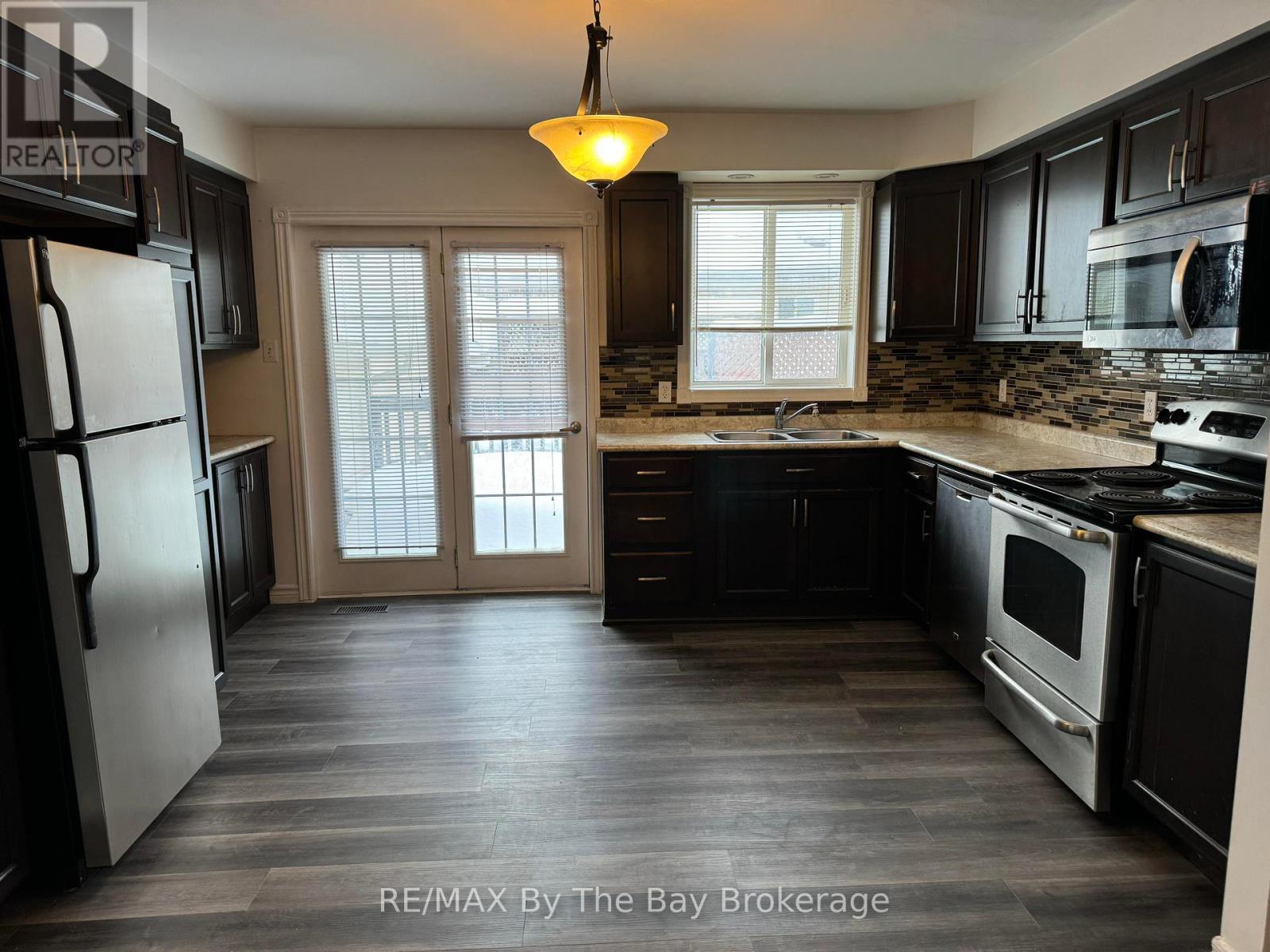 51 Smallman Drive, Wasaga Beach, Ontario  L9Z 1L3 - Photo 5 - S12062879