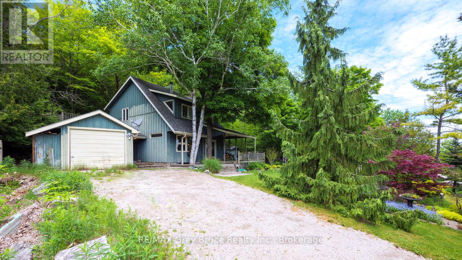 11 Shoreline Drive, Northern Bruce Peninsula, Ontario  N0H 1Z0 - Photo 11 - X12064455