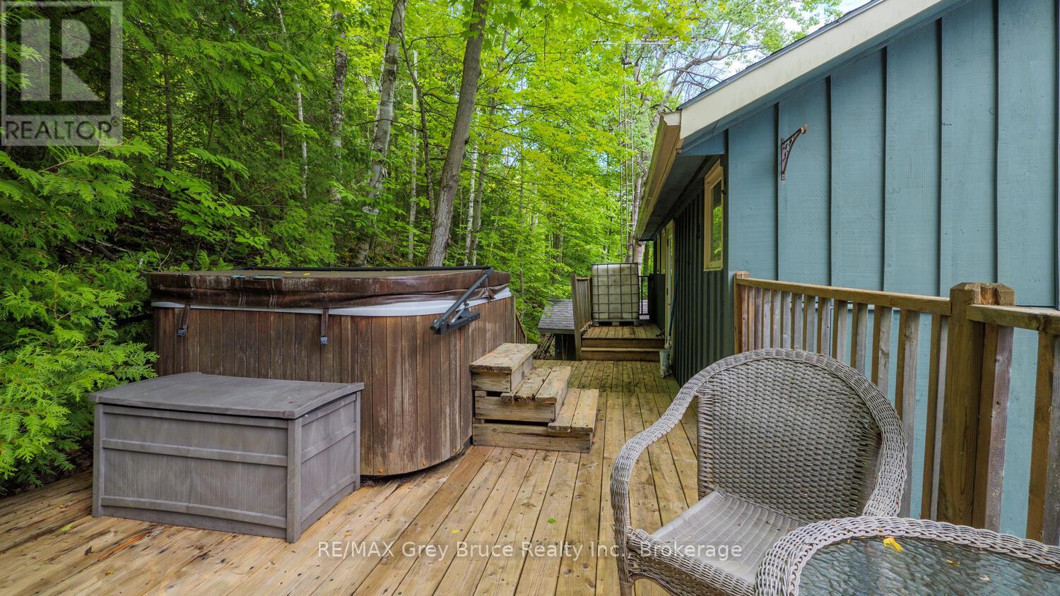 11 Shoreline Drive, Northern Bruce Peninsula, Ontario  N0H 1Z0 - Photo 39 - X12064455