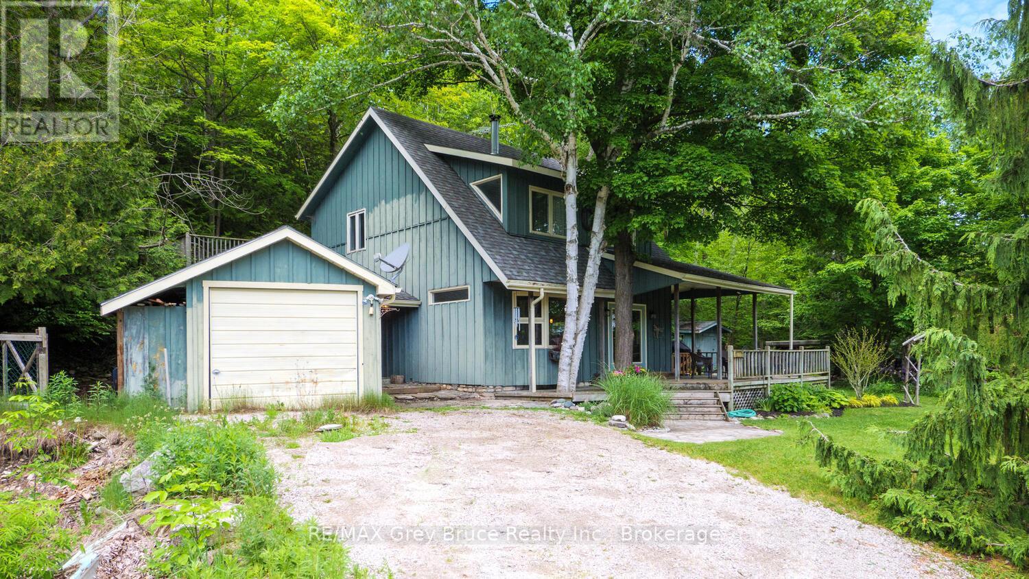 11 Shoreline Drive, Northern Bruce Peninsula, Ontario  N0H 1Z0 - Photo 40 - X12064455