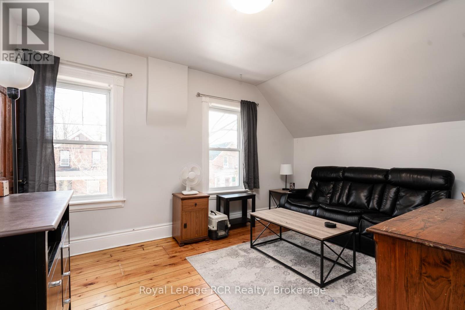 134 9th Street, Hanover, Ontario  N4N 1K6 - Photo 11 - X12065234