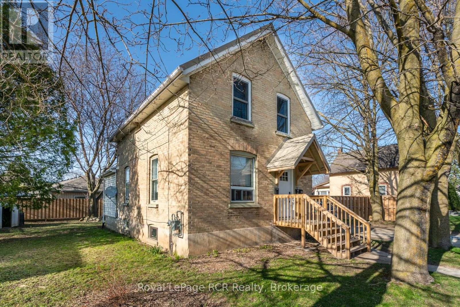 134 9th Street, Hanover, Ontario  N4N 1K6 - Photo 2 - X12065234