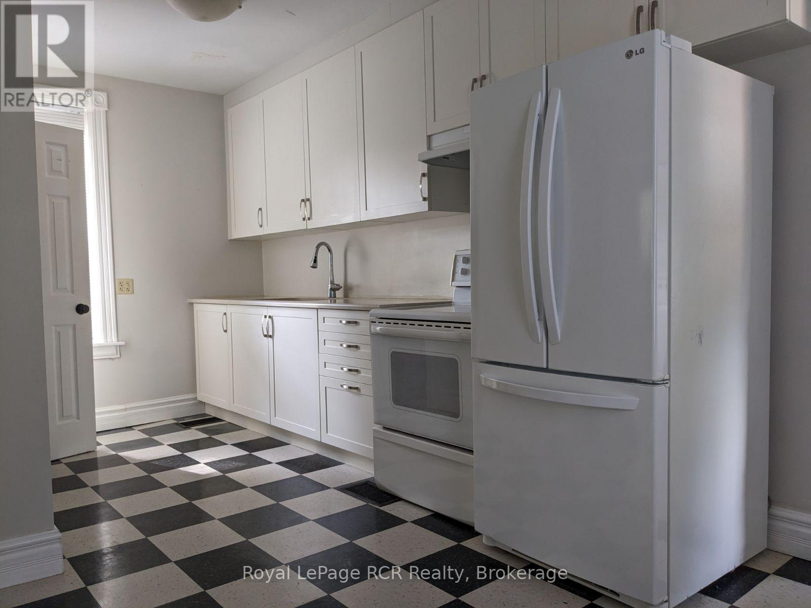 134 9th Street, Hanover, Ontario  N4N 1K6 - Photo 33 - X12065234