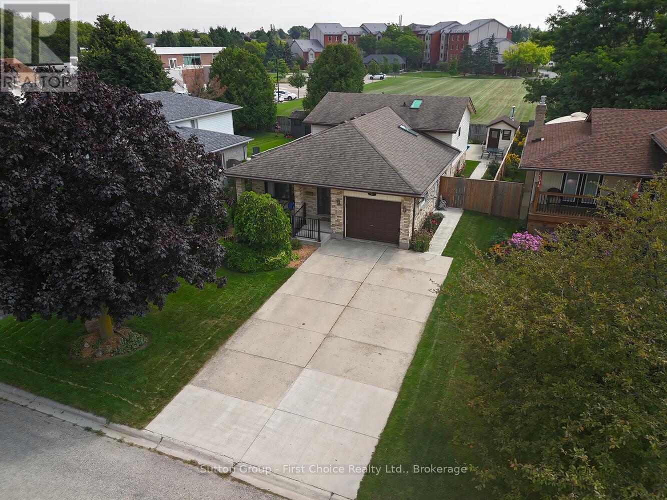 91 Norwood Court, Stratford, Ontario  N5A 7R8 - Photo 3 - X12071370