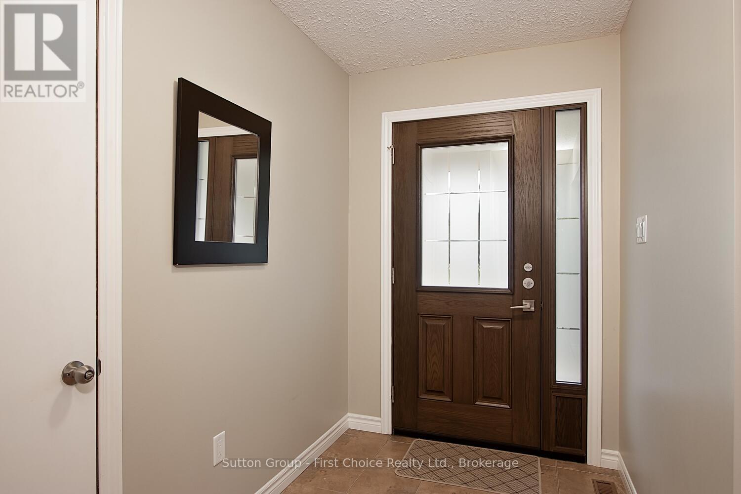 91 Norwood Court, Stratford, Ontario  N5A 7R8 - Photo 4 - X12071370