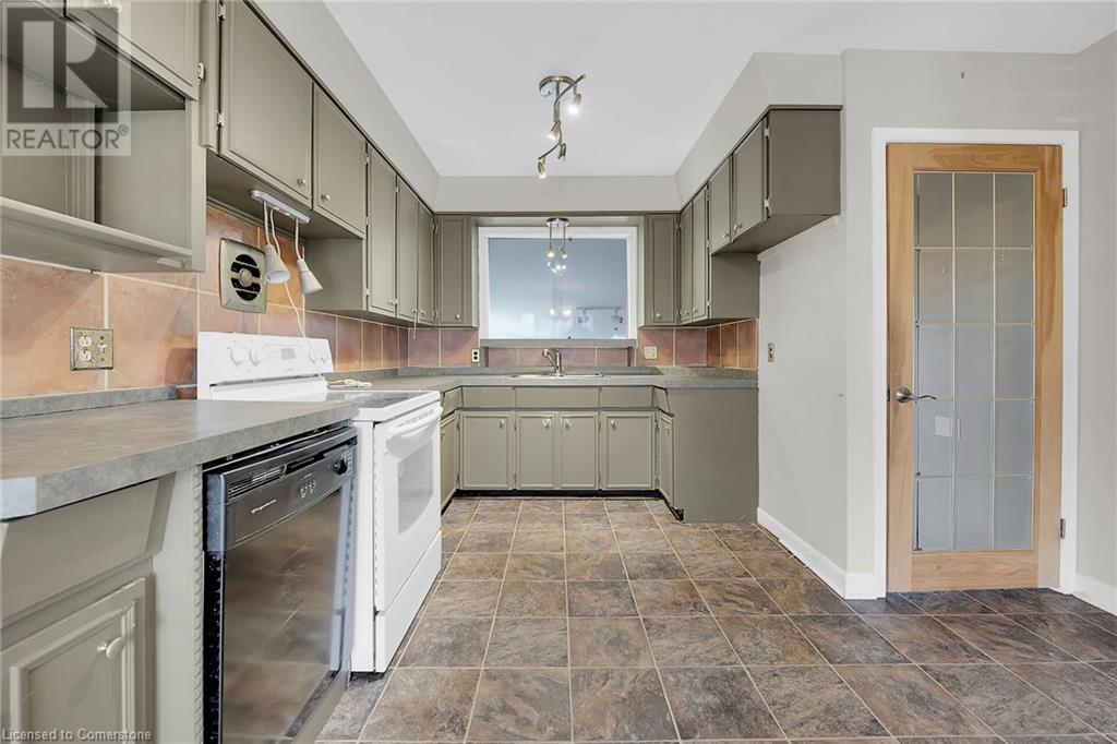 9 Gavin Drive, St. Catharines, Ontario  L2M 2X4 - Photo 7 - 40715176