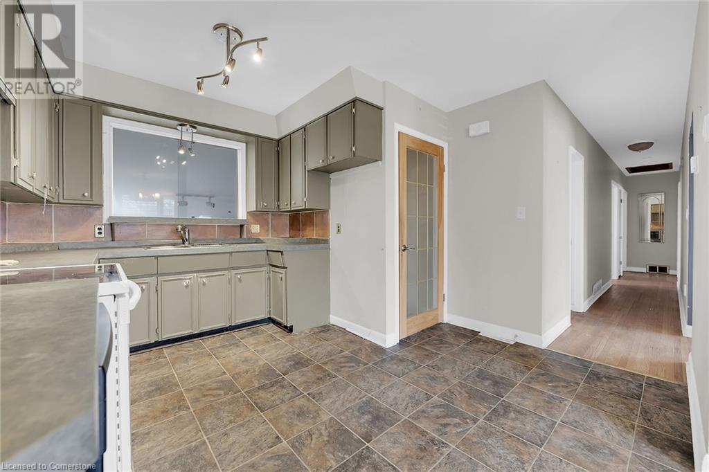 9 Gavin Drive, St. Catharines, Ontario  L2M 2X4 - Photo 8 - 40715176