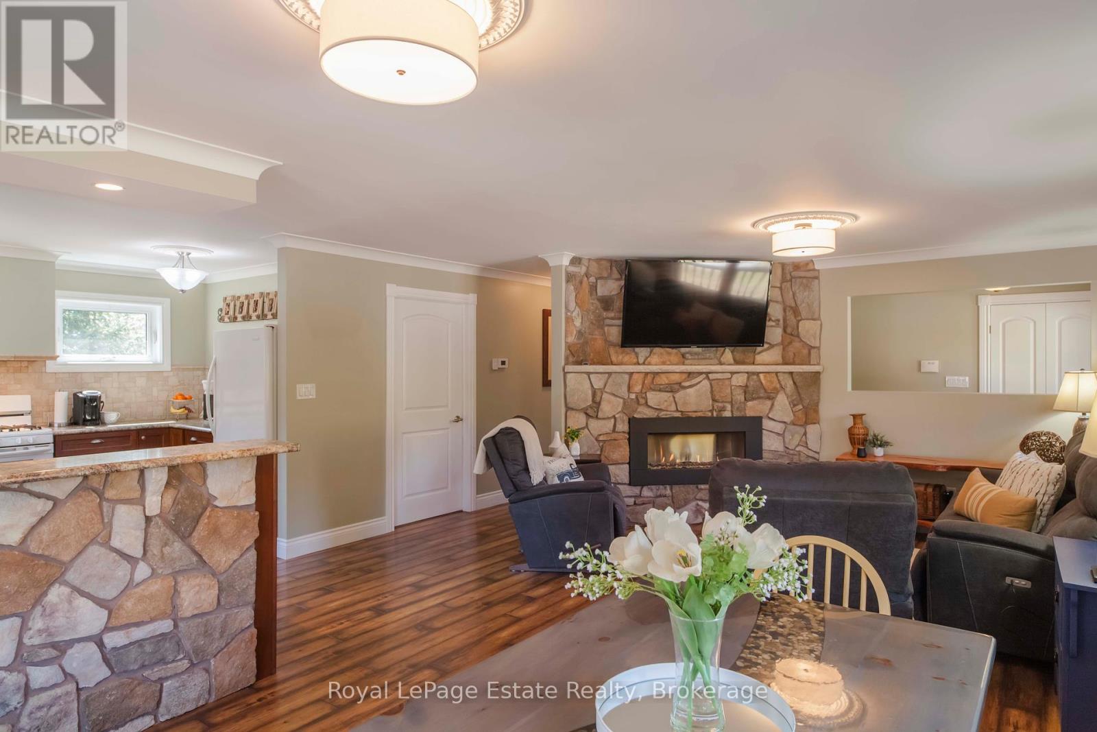 204 Seventh Street N, South Bruce Peninsula, Ontario  N0H 2G0 - Photo 13 - X12072086