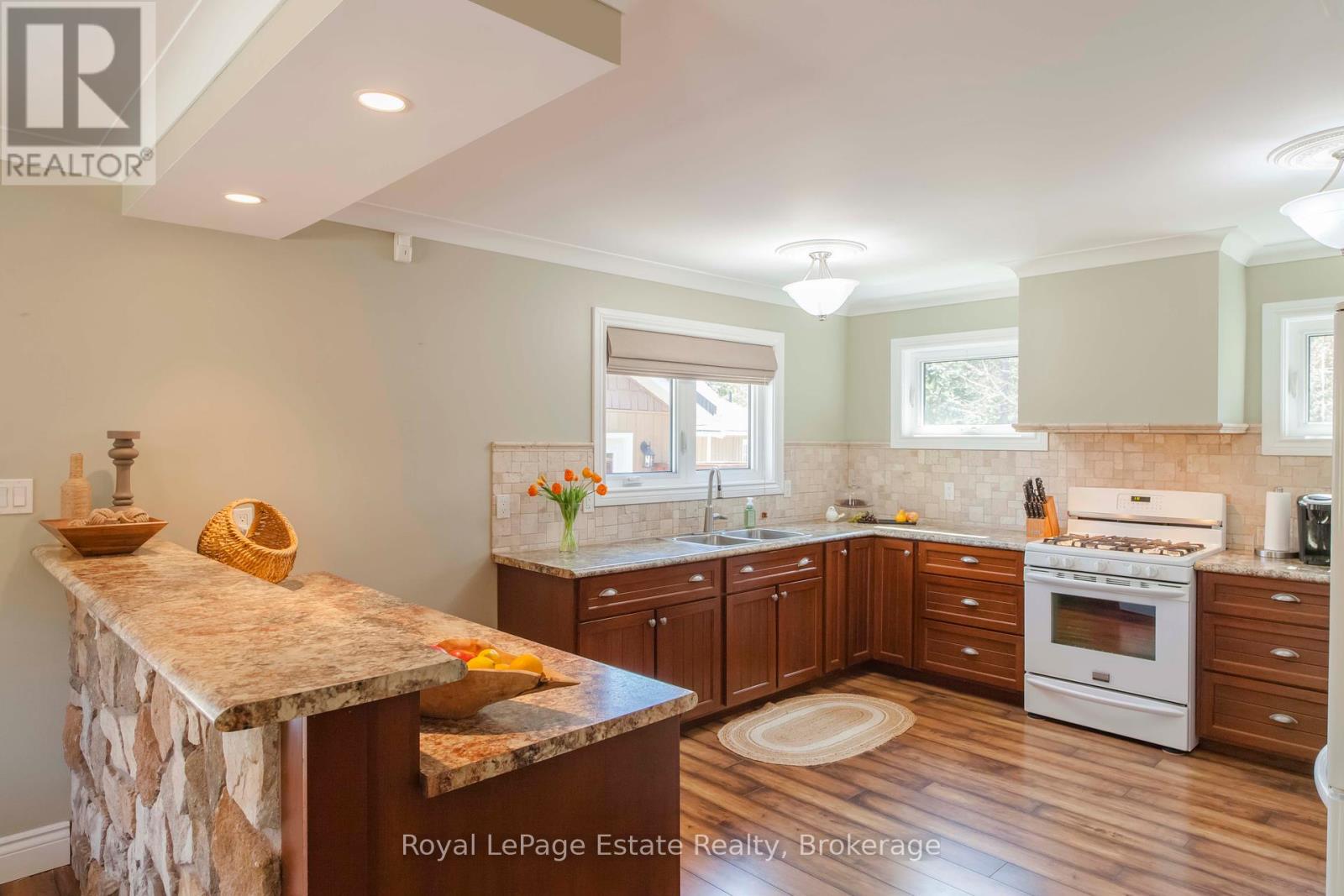 204 Seventh Street N, South Bruce Peninsula, Ontario  N0H 2G0 - Photo 17 - X12072086