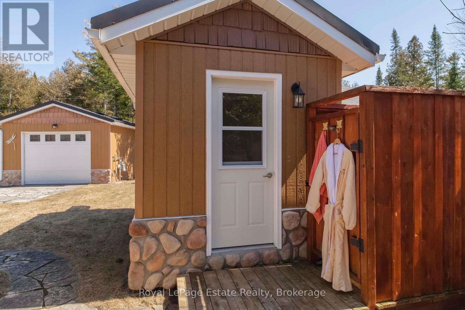 204 Seventh Street N, South Bruce Peninsula, Ontario  N0H 2G0 - Photo 38 - X12072086