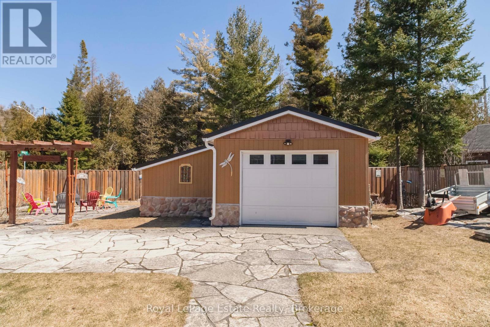 204 Seventh Street N, South Bruce Peninsula, Ontario  N0H 2G0 - Photo 42 - X12072086