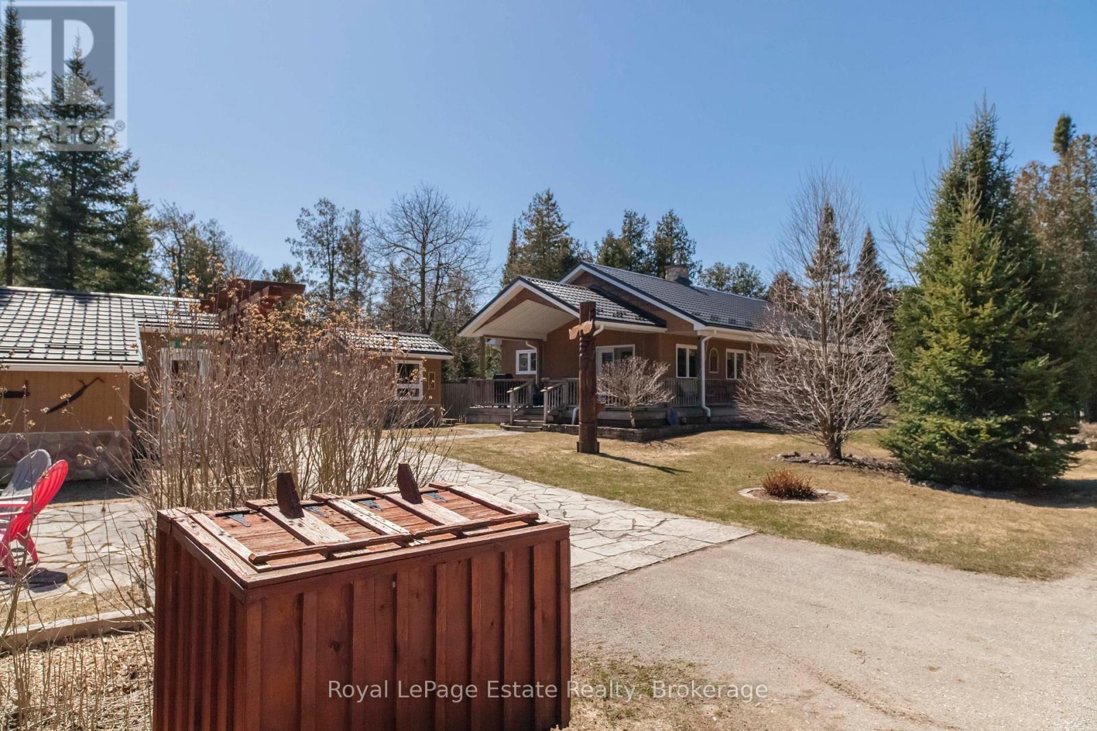 204 Seventh Street N, South Bruce Peninsula, Ontario  N0H 2G0 - Photo 8 - X12072086