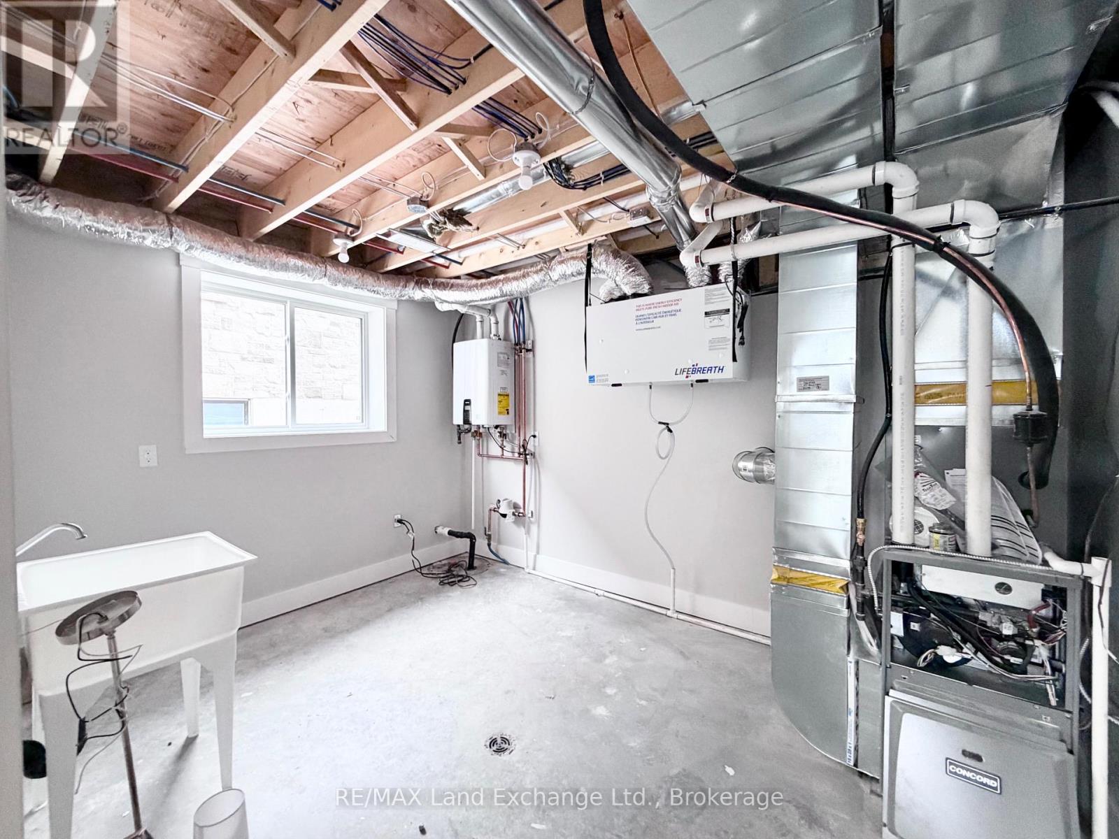 451 Burnside Street, Saugeen Shores, Ontario  N0H 2C3 - Photo 12 - X12072308