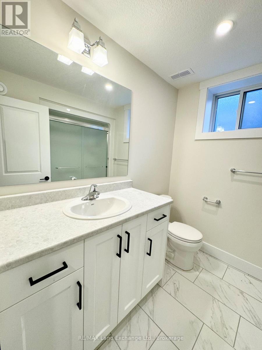 11 Nyah Court, Kincardine, Ontario  N0G 2T0 - Photo 18 - X12072658