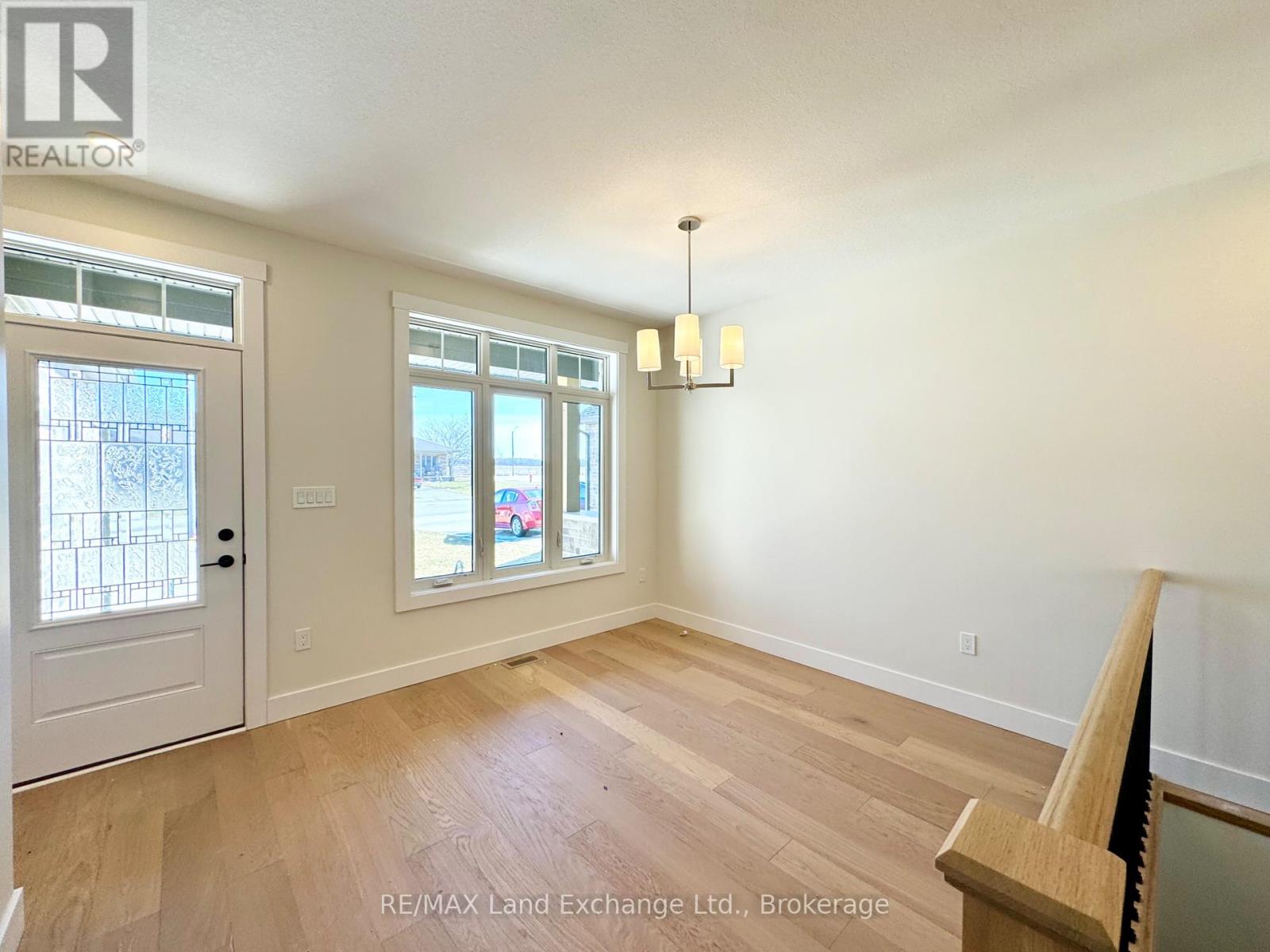 11 Nyah Court, Kincardine, Ontario  N0G 2T0 - Photo 4 - X12072658