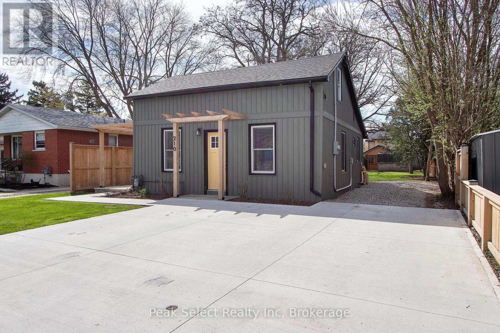 210 Jones Street W, St. Marys, Ontario  N4X 1B1 - Photo 2 - X12073019