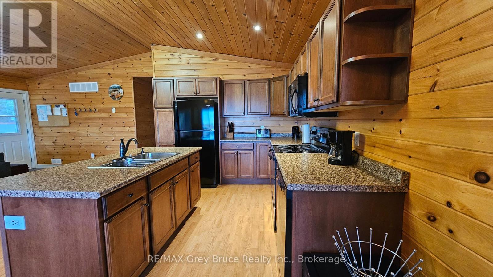 73 Larsen Cove Road N, Northern Bruce Peninsula, Ontario  N0H 1Z0 - Photo 8 - X12073061