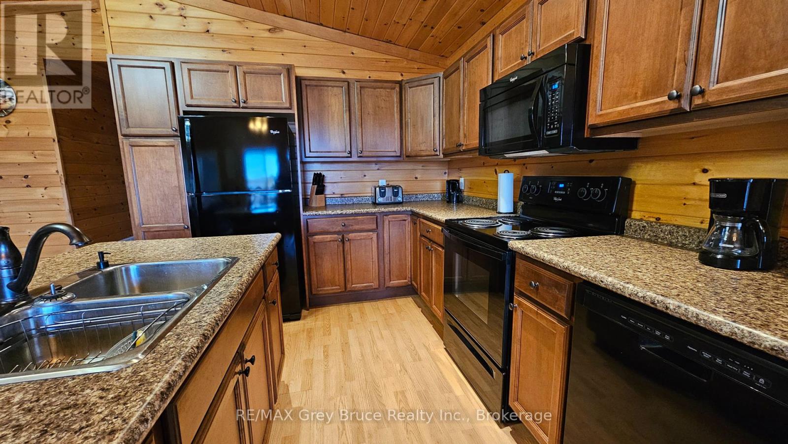 73 Larsen Cove Road N, Northern Bruce Peninsula, Ontario  N0H 1Z0 - Photo 9 - X12073061