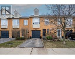 816 VILLAGE GREEN BOULEVARD, Mississauga, Ontario