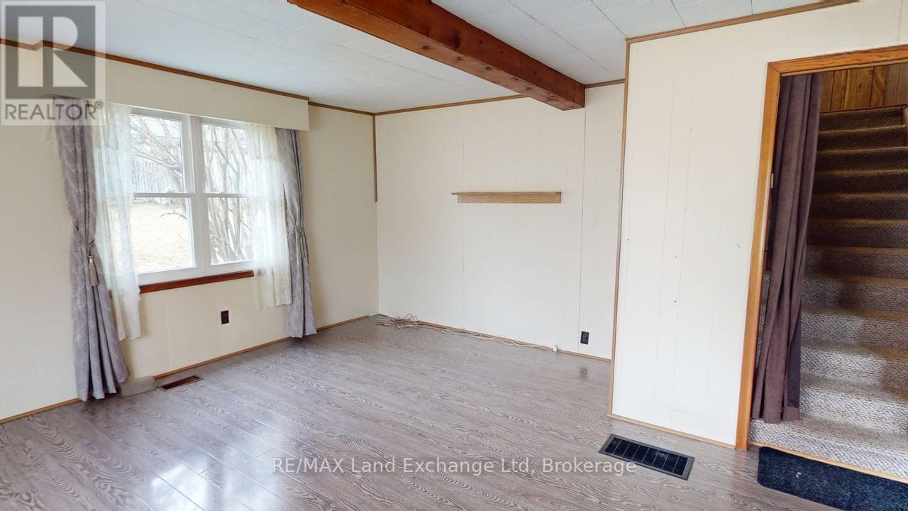 208 Edward Street, North Huron, Ontario  N0G 2W0 - Photo 10 - X12074007