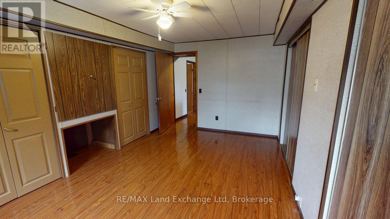 208 Edward Street, North Huron, Ontario  N0G 2W0 - Photo 22 - X12074007
