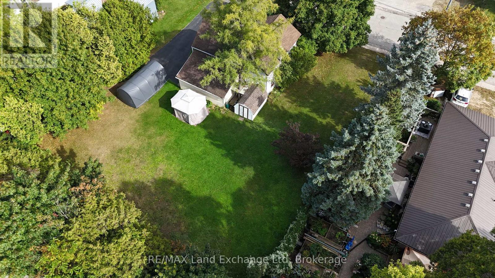 208 Edward Street, North Huron, Ontario  N0G 2W0 - Photo 5 - X12074007