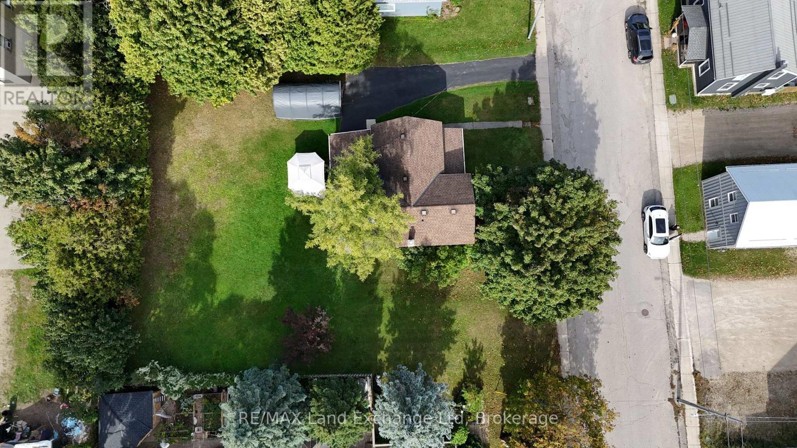 208 Edward Street, North Huron, Ontario  N0G 2W0 - Photo 6 - X12074007
