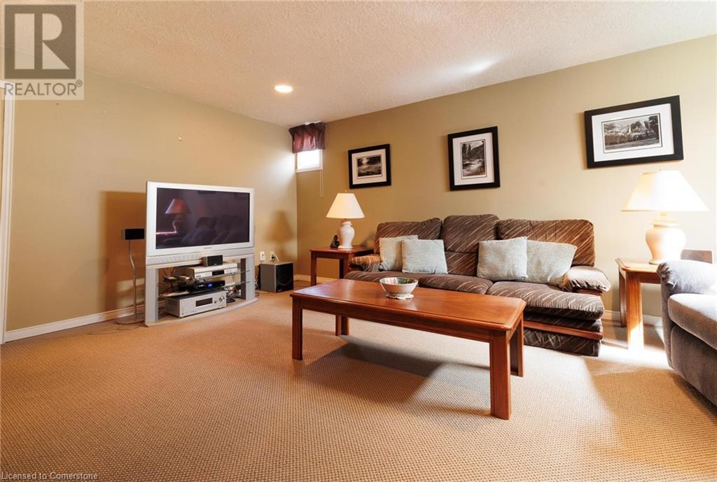 220 Cedarwoods Crescent, Kitchener, Ontario  N2C 2J8 - Photo 15 - 40715588