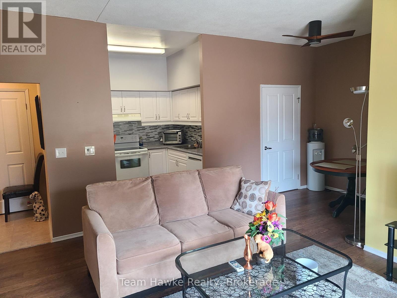 108 - 333 Rue Lafontaine Road, Tiny, Ontario  L9M 0H1 - Photo 2 - S12075264