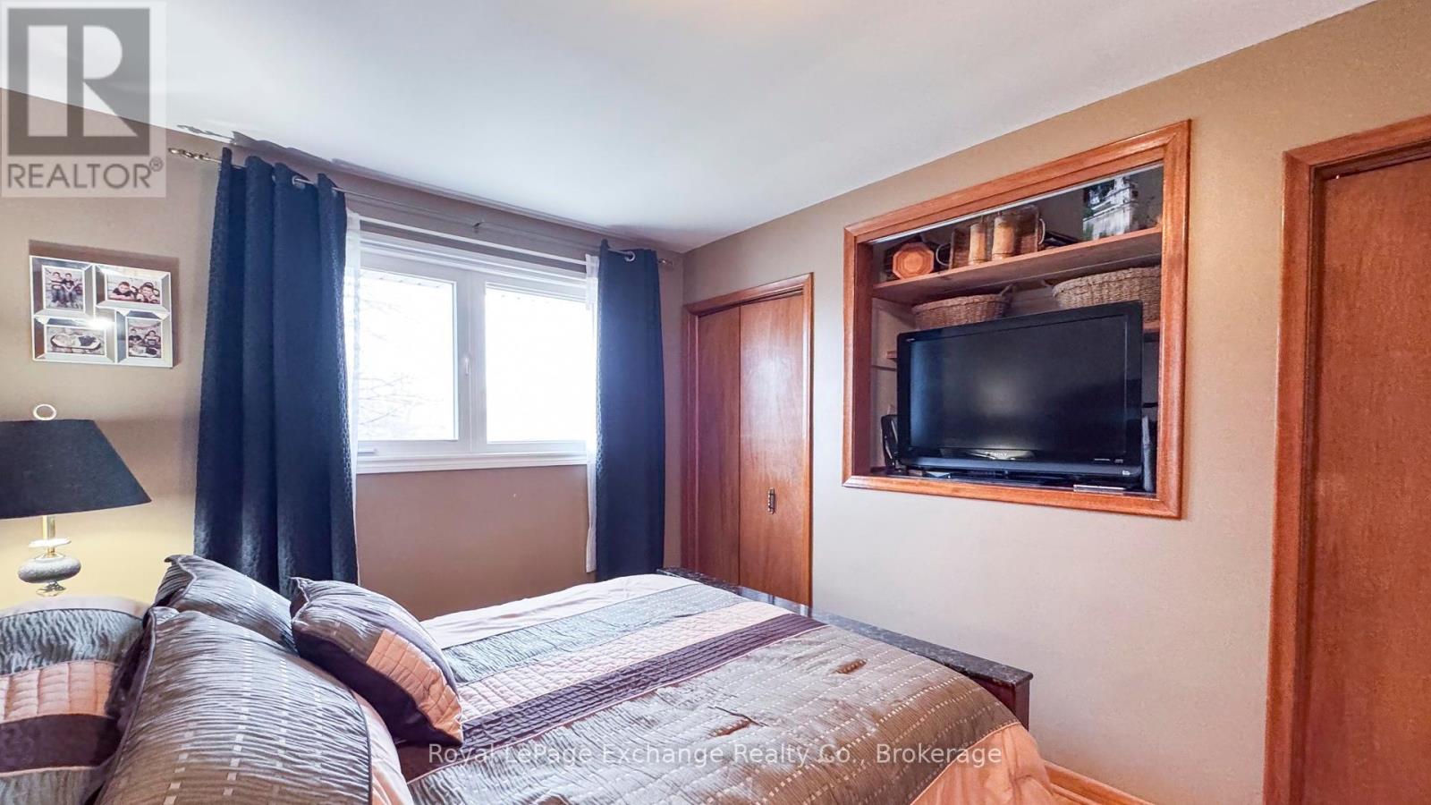 398 Kingsway Street, Kincardine, Ontario  N2Z 1W3 - Photo 21 - X12075387
