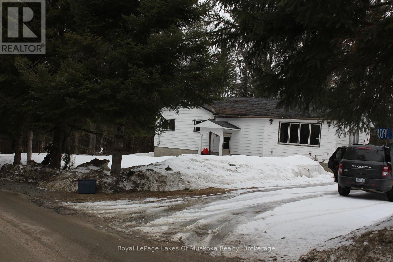 1090 PEACE VALLEY ROAD, Bracebridge, Ontario