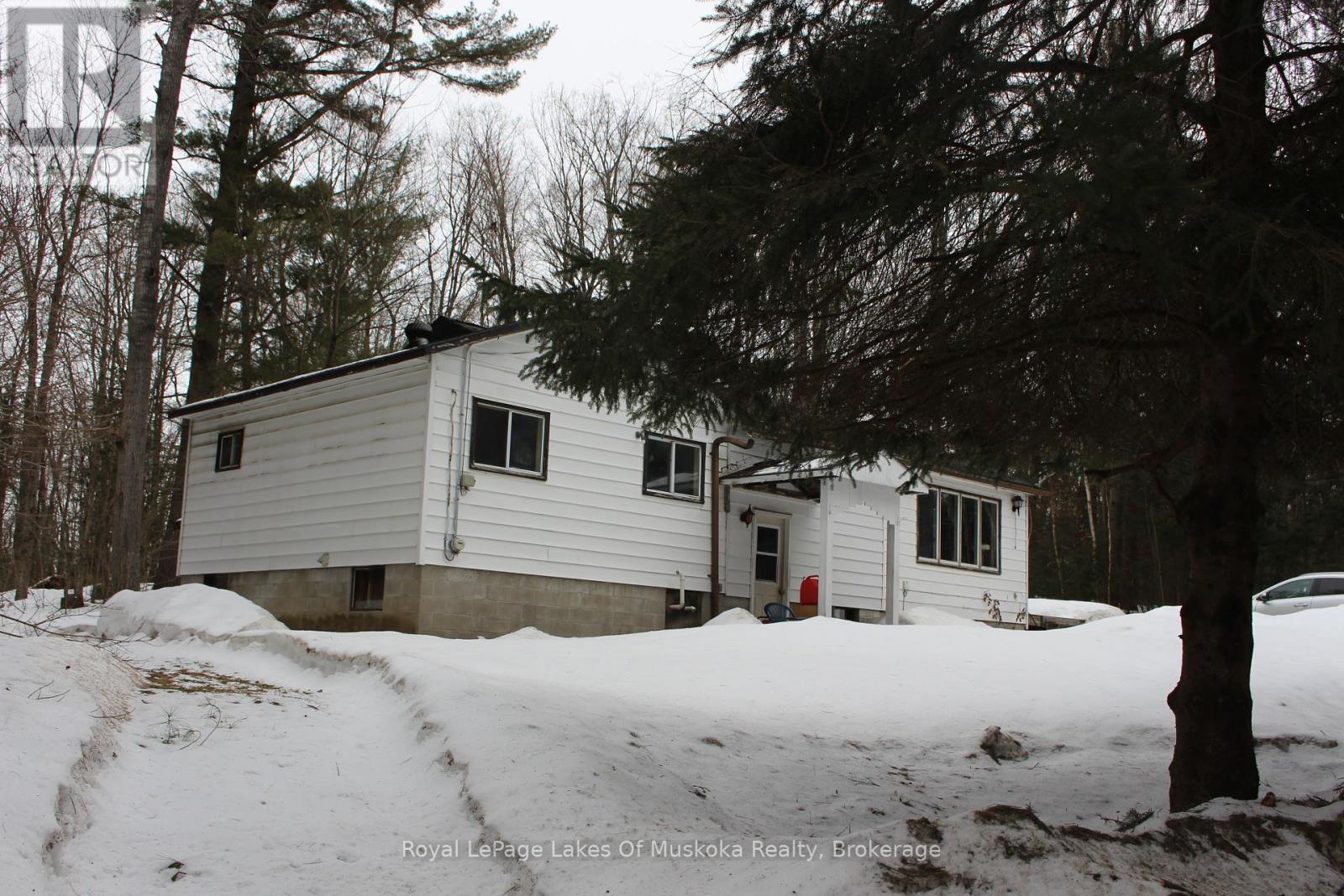 1090 Peace Valley Road, Bracebridge, Ontario  P1L 1W9 - Photo 2 - X12075408