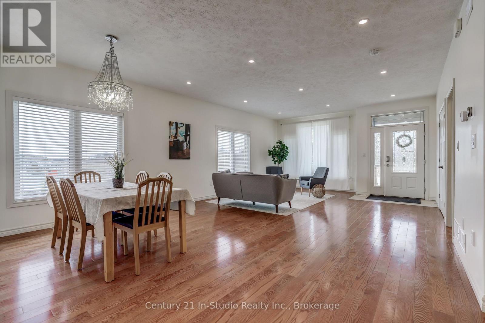439 Ridge Street, Saugeen Shores, Ontario  N0H 2C1 - Photo 10 - X12075667