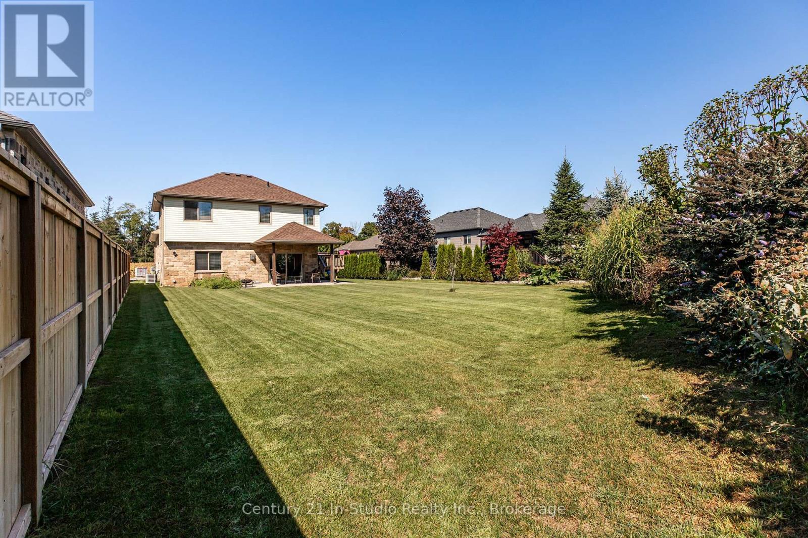 439 Ridge Street, Saugeen Shores, Ontario  N0H 2C1 - Photo 3 - X12075667