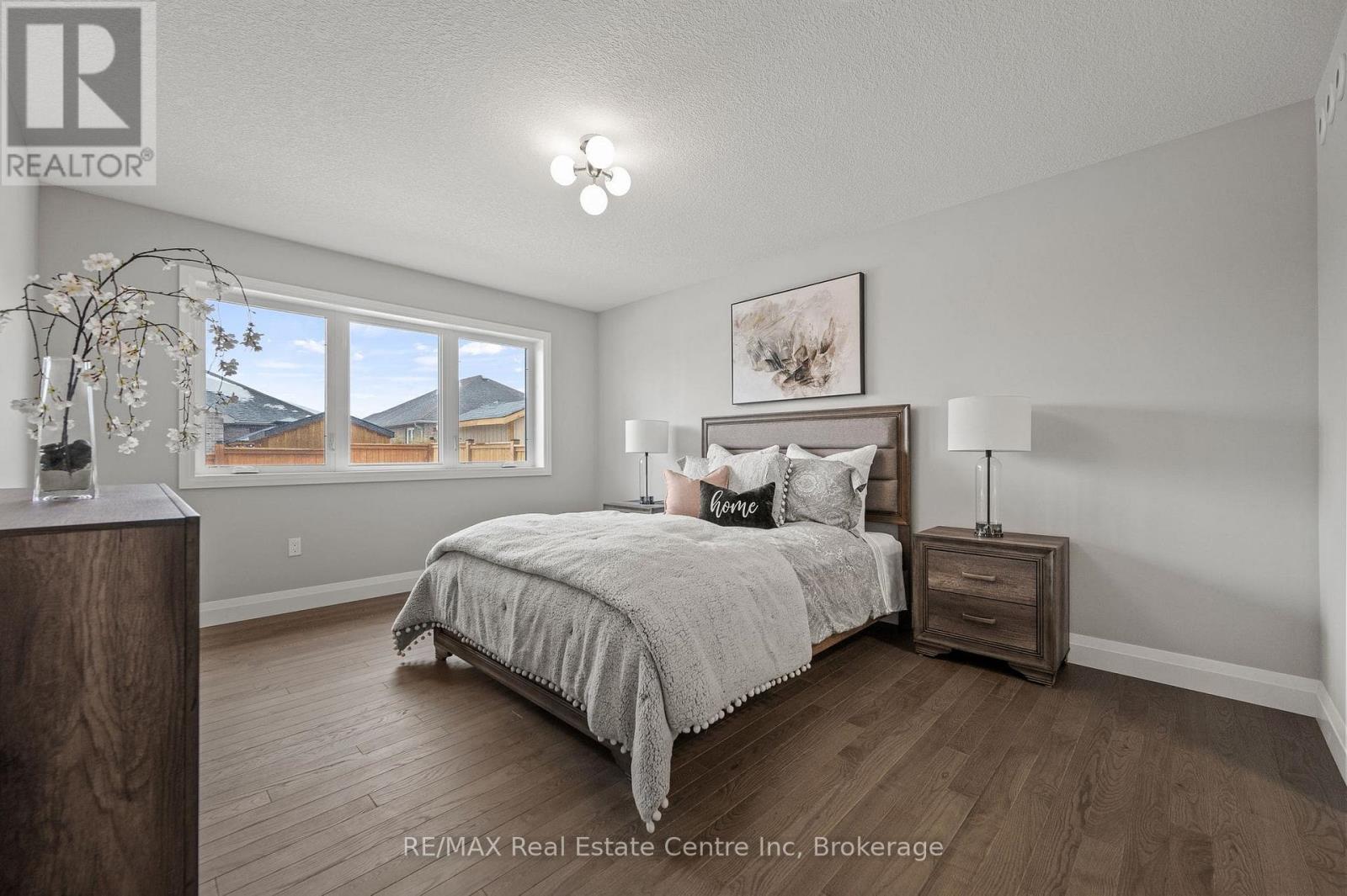 206 Bridge Crescent, Minto, Ontario  N0G 2P0 - Photo 7 - X12075893