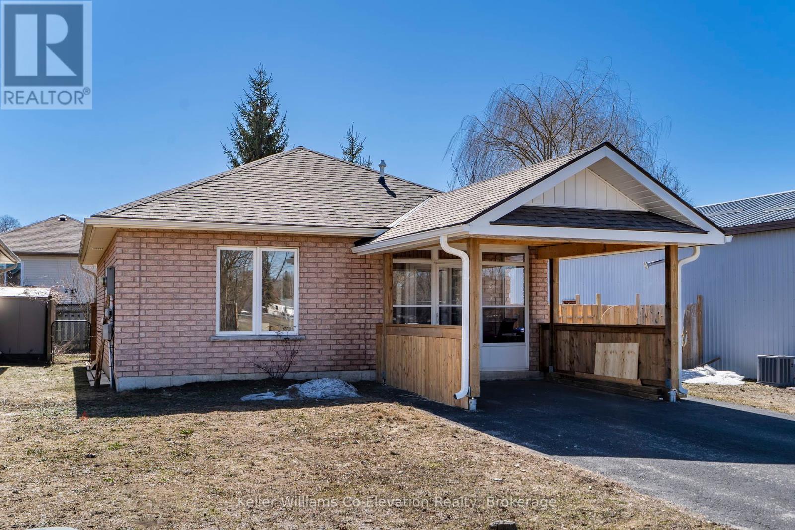 255 YONGE STREET, Midland, Ontario