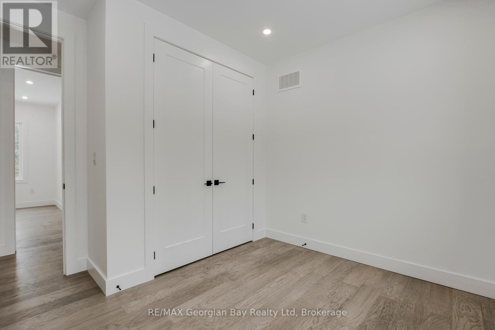 2244 Champlain Road, Tiny, Ontario  L9M 1R2 - Photo 26 - S12076609