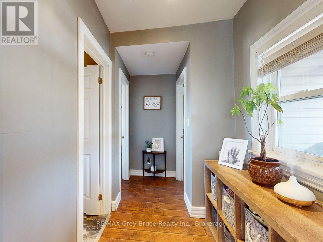523 Tyson Street, South Bruce Peninsula, Ontario  N0H 2T0 - Photo 18 - X12076669