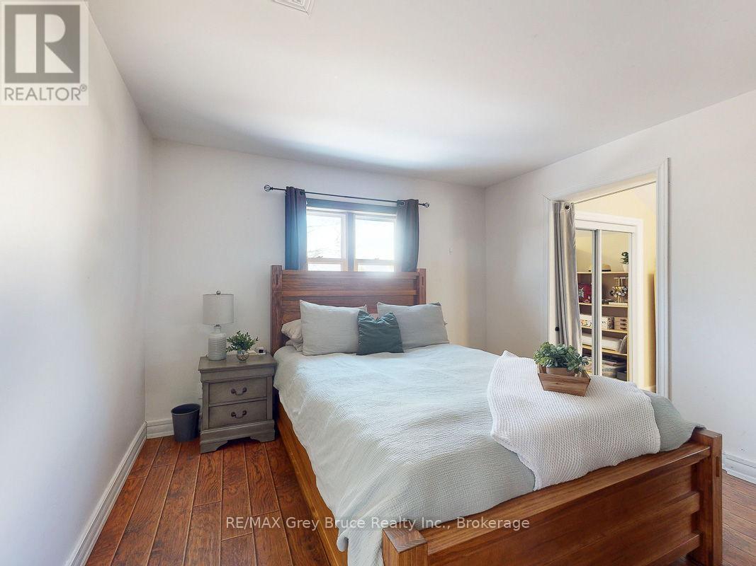 523 Tyson Street, South Bruce Peninsula, Ontario  N0H 2T0 - Photo 19 - X12076669